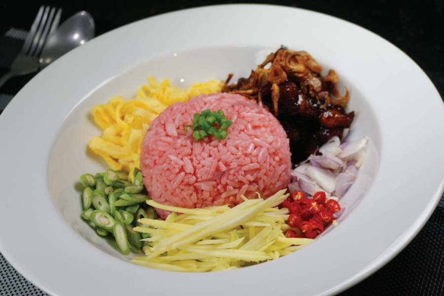 ข้าวผัดซอสเย็นตาโฟ