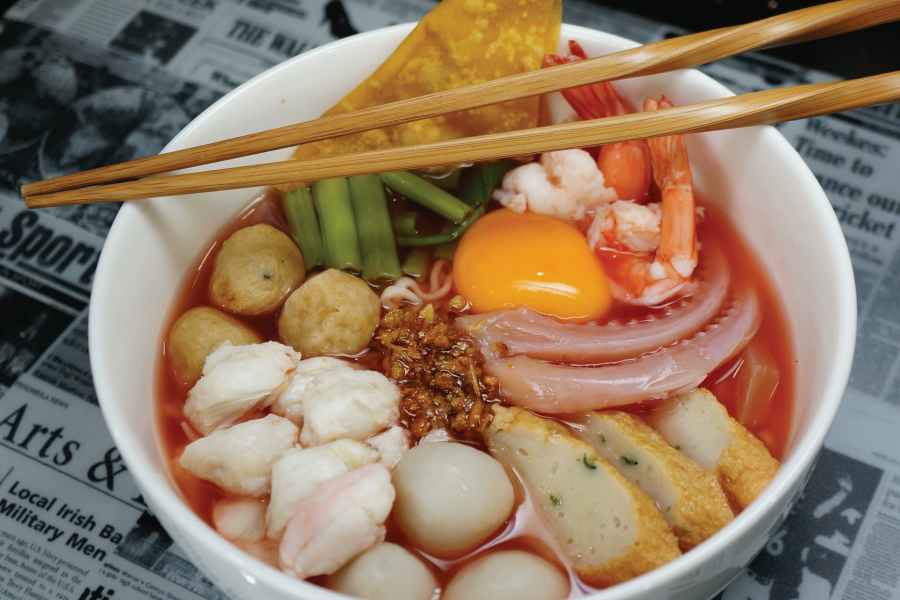 "Mama Yen Ta Fo" (instant noodles)